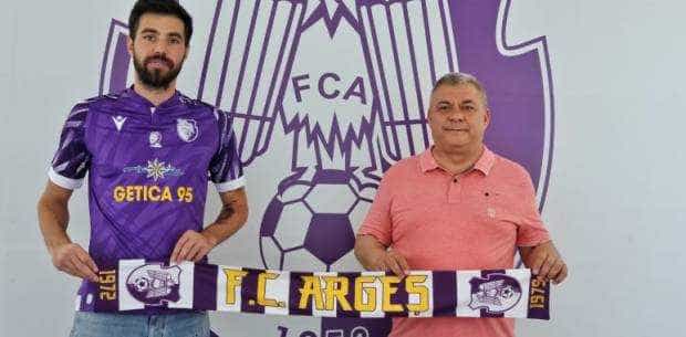 FC Argeș a transferat un jucător de 34 de ani. Ionuț Balaur îmbracă tricoul alb-violet