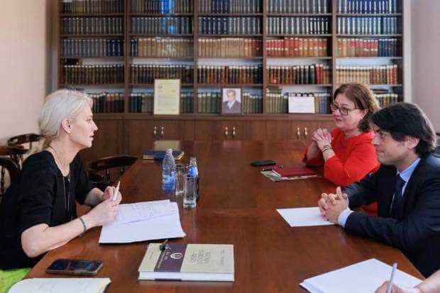 Ministrul Justiției, Alina Gorghiu, în vizită la Baroul Argeș