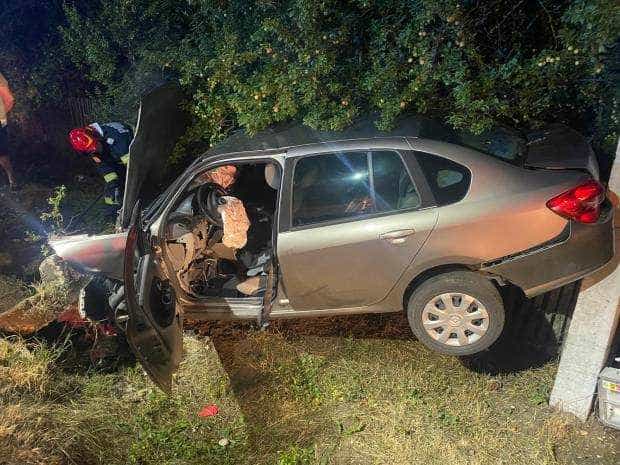 Accident în Argeş, la miezul nopţii. Doi răniţi au ajuns la spital