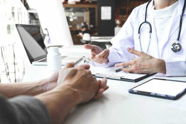 CAS oferă venituri duble pentru medicii care deschid un cabinet la țară