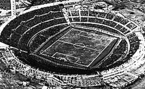 13 iulie-30 iulie 1930: Primul Campionat Mondial de fotbal, organizat la Montevideo, Uruguay 