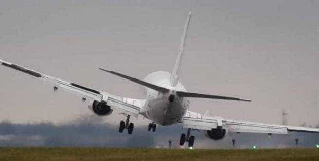 Un avion a aterizat la 20 de minute după decolare, pe Aeroportul Otopeni, din cauza unor probleme tehnice