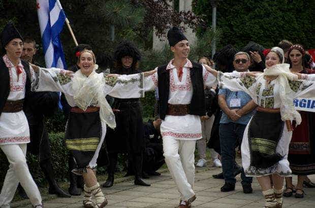 La Curtea de Argeș s-a încheiat Festivalul Internațional de Folclor „Carpați”. Manifestarea – un regal al frumuseții și al tradițiilor