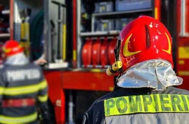 Aeronave ale Forţelor Aeriene Române vor transporta pompieri români în insula Corsica pentru stingerea incendiilor 