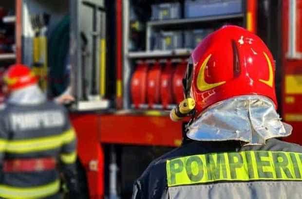 Scurgeri de gaz la o benzinărie din Pitești. Au intervenit pompierii