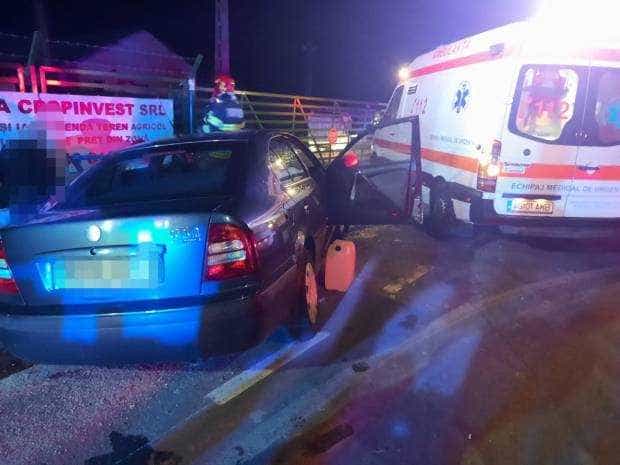 Trei accidente în Argeş după miezul nopţii! Două persoane au ajuns la spital