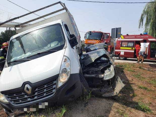 Alt accident în Argeș! Un rănit și două mașini avariate!