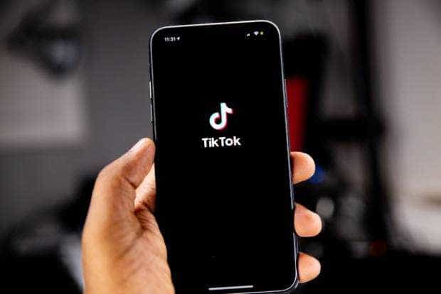 Țara europeană care a interzis TikTok după ce un copil a murit în urma unei postări