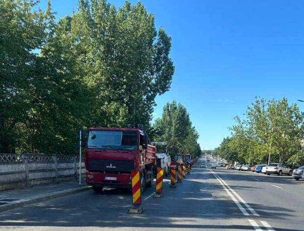 Atenție, șoferi! La Pitești se lucrează în weekend la intrările în oraș! Frezare și asfaltare