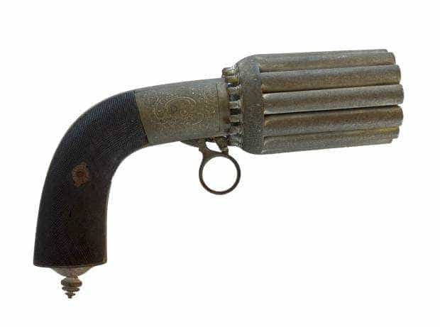 Argeș. Un pistol cu țevi rotative, expus în august la Muzeul Județean