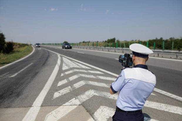 Prins cu 218 km/oră pe autostradă, spre Pitești! Ce i-a făcut Poliția