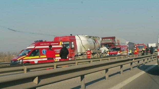 Autoturism intrat în glisiere pe A1