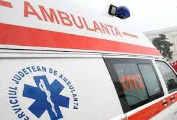 O fetiță de 10 ani a ajuns la spital după ce s-a electrocutat la un loc de joacă