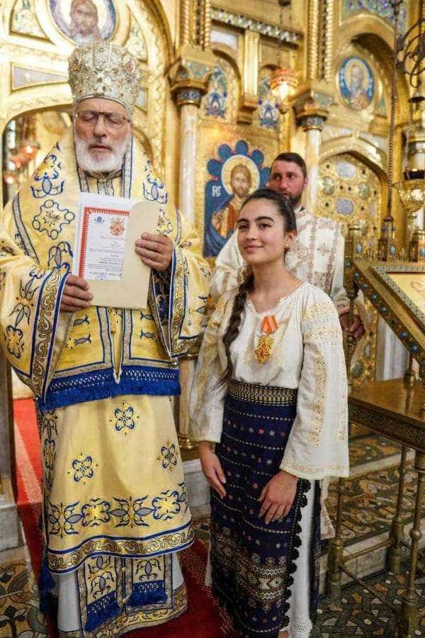 Eleva maestrului Gheorghe Zamfir a fost premiată de Arhiepiscopul Calinic