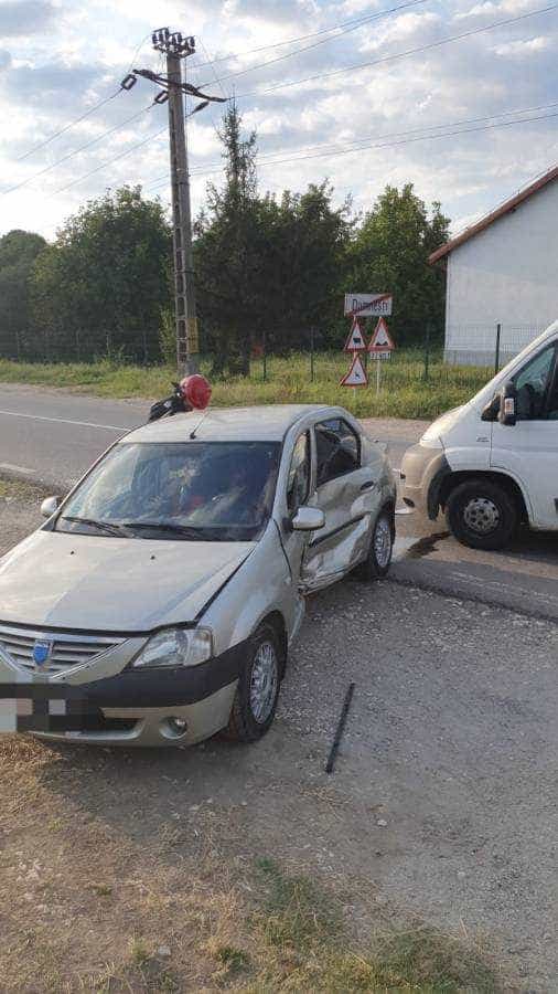 Coliziune rutieră în Argeş. O persoană, luată cu ambulanţa