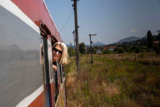 Alina Gorghiu, în Muscel: „Așa arată o plimbare cu un tren din 1937 fabricat de Malaxa”