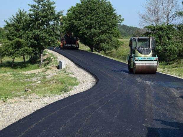 Albeștii de Argeș: Se lucrează intens la modernizarea infrastructurii rutiere