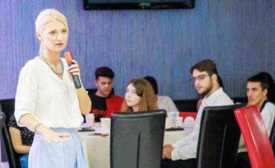 3-Alina-Gorghiu-discutie-tineri-droguri01-1517