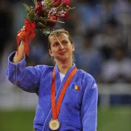 30 August 1982: S-a născut judoka româncă Alina Alexandru Dumitru, campioană olimpică