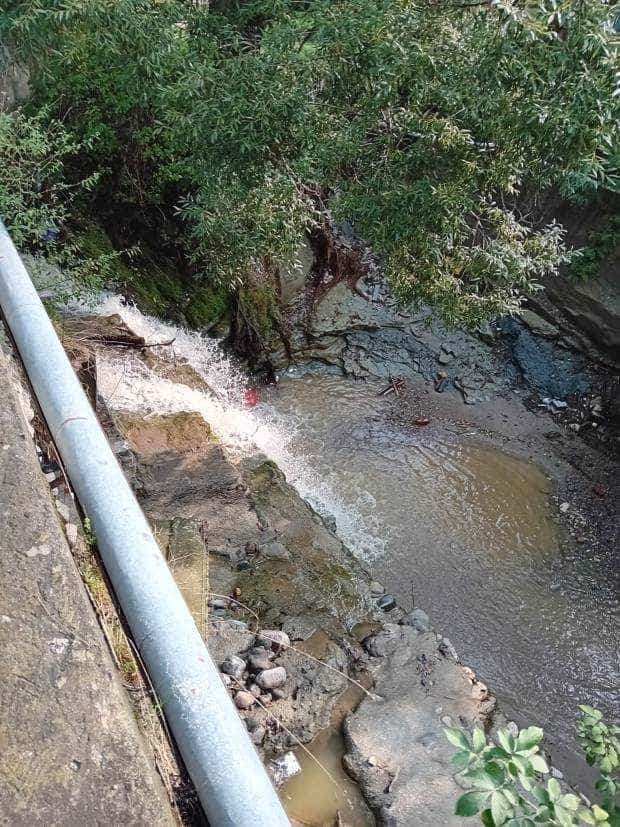 Bărbat găsit mort în râu, la Cicănești