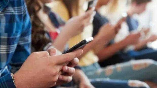 Parlamentul European a votat interzicerea accesului minorilor sub 16 ani pe rețelele sociale