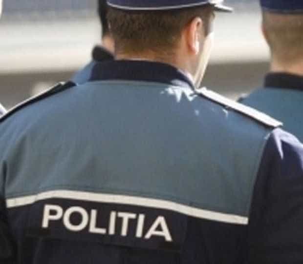 Polițist de la trupele speciale, împușcat cu arma din dotare