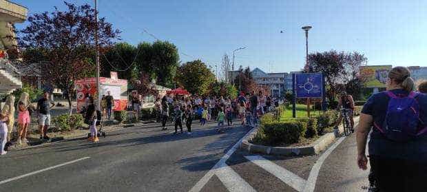 Duminică, la Mioveni, restricții auto pe bulevardul Dacia. Drum deschis pietonilor și bicicliștilor