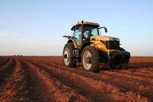 Fonduri europene pentru fermierii care vor să cumpere utilaje agricole