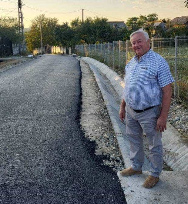 Se modernizează drumurile comunale la Dârmănești