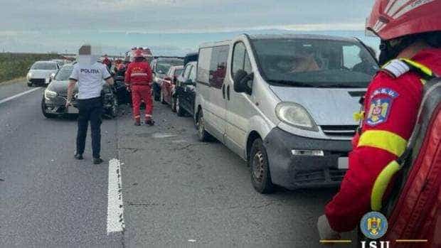 10 mașini implicate într-un accident pe Autostrada București-Pitești. O persoană a fost rănită