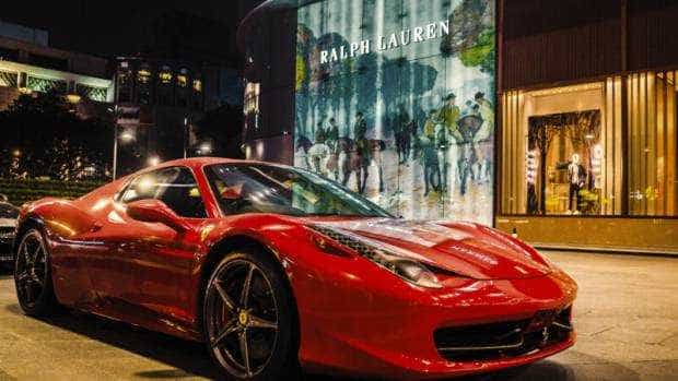 Ferrari a început să accepte plata în criptomonede a maşinilor sale sport de lux