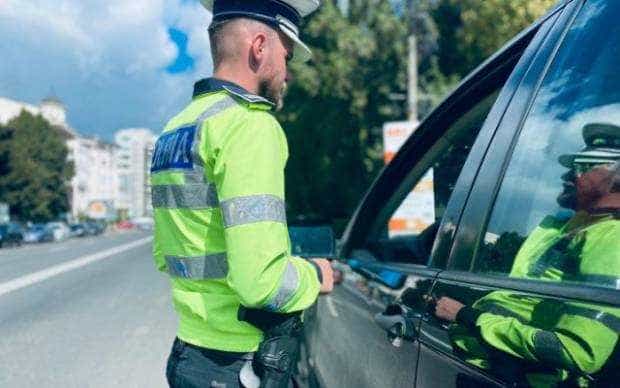 Aproape 800 de permise auto reținute într-o zi: pentru viteză, alcool și droguri