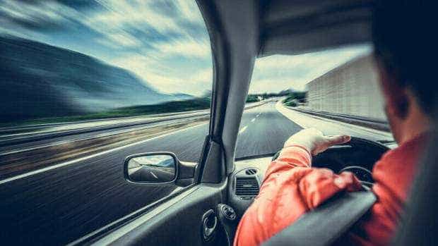 Șofer prins circulând cu 248 km/h pe Drumul Expres Craiova – Pitești. Limita maximă de viteză este de 120 km/h
