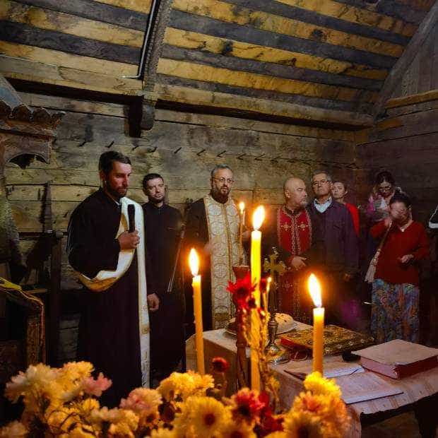 Un sobor de șase preoți a oficiat slujba de pomenire a neamului Goleștilor