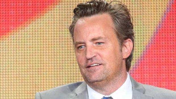 A murit actorul Matthew Perry, cunoscut pentru rolul lui Chandler din Friends