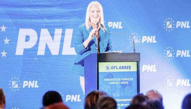 Alina Gorghiu a reunit femeile liberale la Piteşti