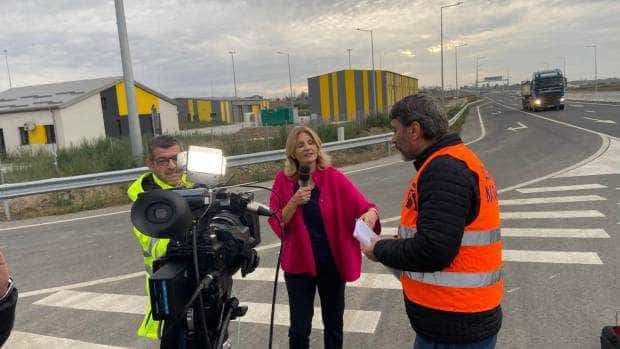 Un angajat al CNAIR a încercat să perturbe transmisia în direct a postului Realitatea Plus de pe podul de la Brăila