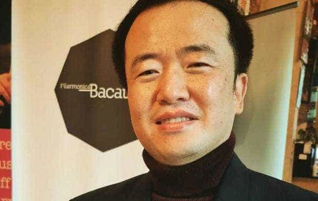 Un apreciat dirijor din Coreea de Sud a murit după ce a căzut de la etajul 9 al unui bloc din Capitală