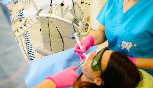 Clinica de medicină dentară Dr. TEO – Zâmbim oricând împreună! TEHNOLOGIA WATERLASE