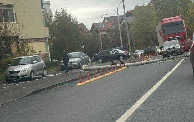 Stâlp căzut în zona Pitești Arena