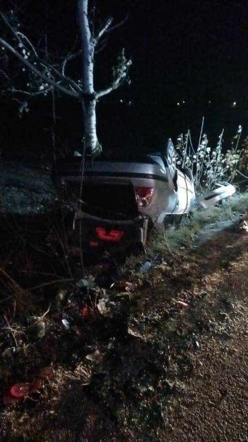 Argeș. O mașină s-a răsturnat pe autostradă