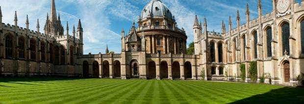 La doar 28 de ani, un piteștean predă filosofia la Oxford