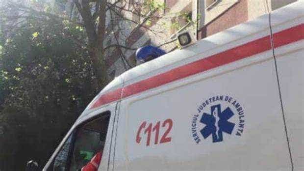 O elevă de 11 ani s-a aruncat de la etajul 2 al Colegiului „Emil Racoviță” din Iași