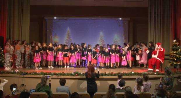 Seară de dans la Filarmonica Pitești! Copiii și tinerii au făcut spectacol