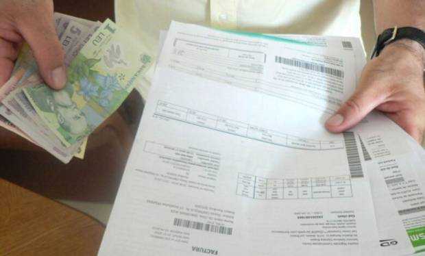 e-Factura se bate cap în cap cu reglementările ANRE. Furnizorii de energie nu știu cum vor emite facturi de la 1 ianuarie