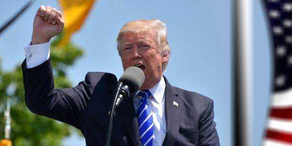 Trump se declară ”nemulţumit” de Israel şi Iran şi le acuză de încălcarea armistiţiului pe care l-a anunţat. ”Israelule, nu da drumul la bombele astea.”
