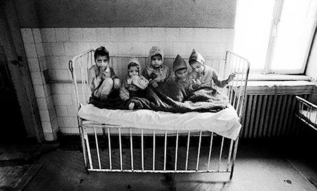 Orfelinatele lui Ceaușescu, lagăre de exterminare pentru copii