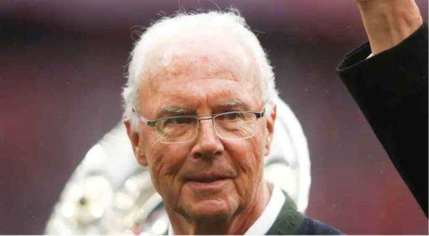 Franz Beckenbauer e grav bolnav. Suferinţele „Kaiserului”