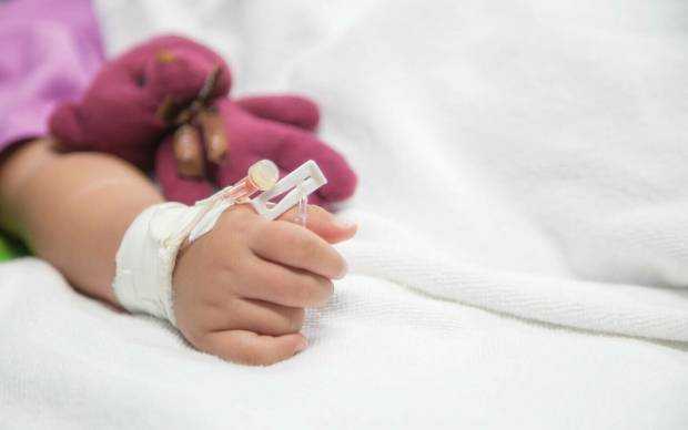 Spitalele de copii, pline din cauza gripei şi a infecţiilor respiratorii