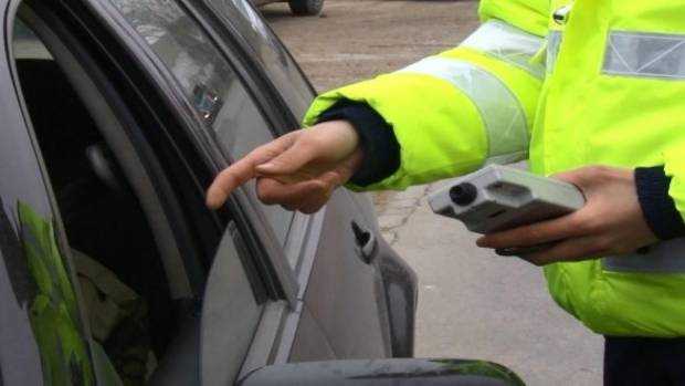 Tocmai din Gorj venit, prins băut la Câmpulung. Are dosar penal